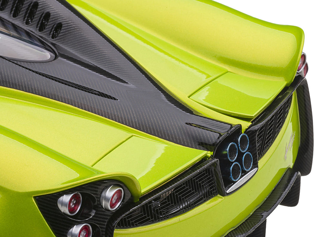 Pagani Huayra Roadster Verde Firenze Green Metallic and Carbon with Luggage Set 1/18 Model Car by Autoart-3